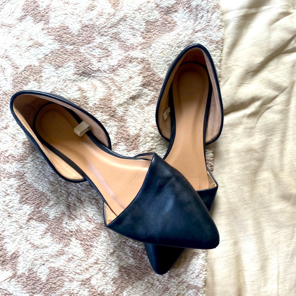Pointed toe flats